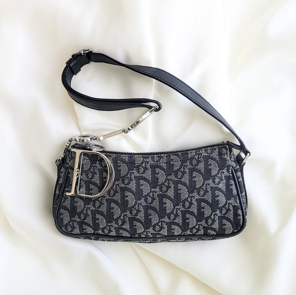 SOLD 🍨DIOR BLACK TROTTER CHARM POCHETTE🍨